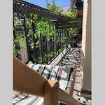 Duplex Avec Balcon Fleuri - Drouot Cadet