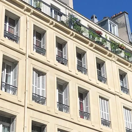 Apartment Duplex Avec Balcon Fleuri - Drouot Cadet Paris